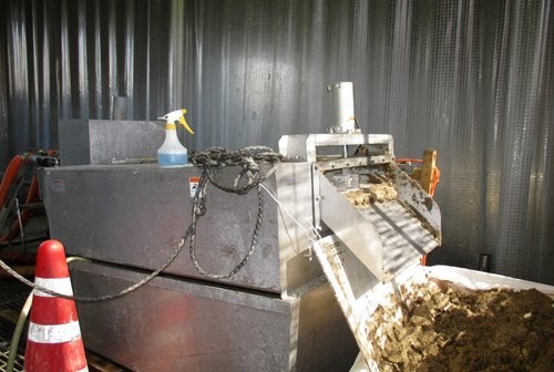Máy Slit Saver SS-611D xử lý nước thải bẫy mỡ tại một công ty tái chế, Nhật Bản
