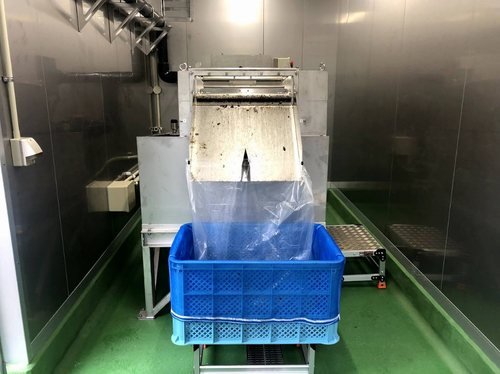 Ảnh hiện trường: Nhà máy thực phẩm đông lạnh tại Nhật Bản bỏ lưới lọc phải vệ sinh 3 lần/ngày, chuyển sang Slit Saver SS-612