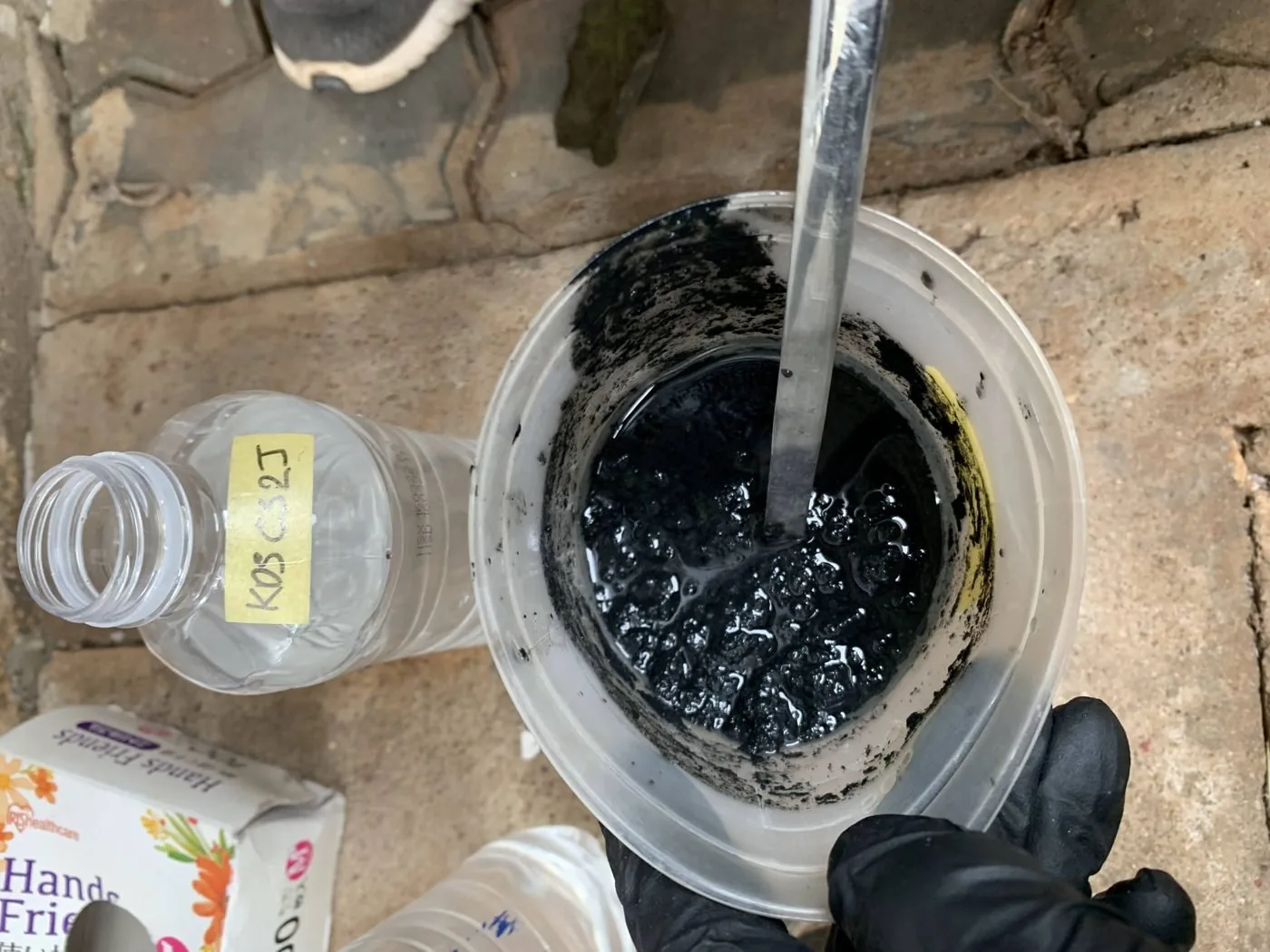Thử polymer bằng cốc tại hiện trường